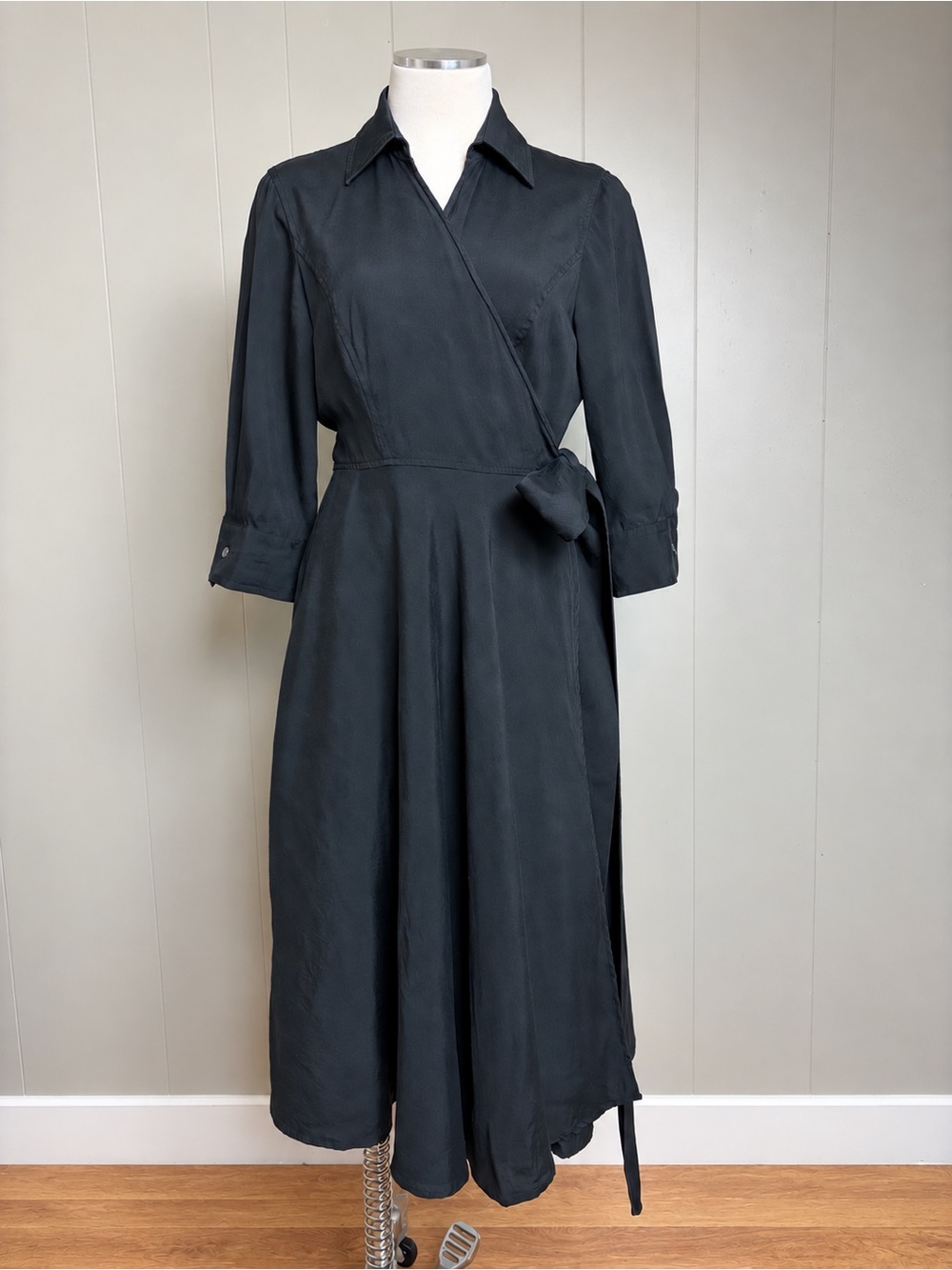 Doncaster Collection 96% Silk Black Wrap Midi Dress Size 8